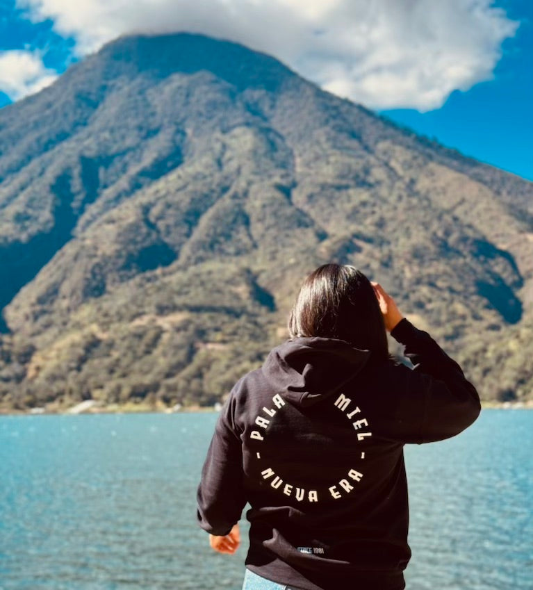 Nueva Era Hoodie